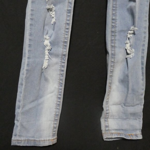 ALMOST FAMOUS Skinny size 5 destroyed / distressed / damaged denim - Picture 5 of 15